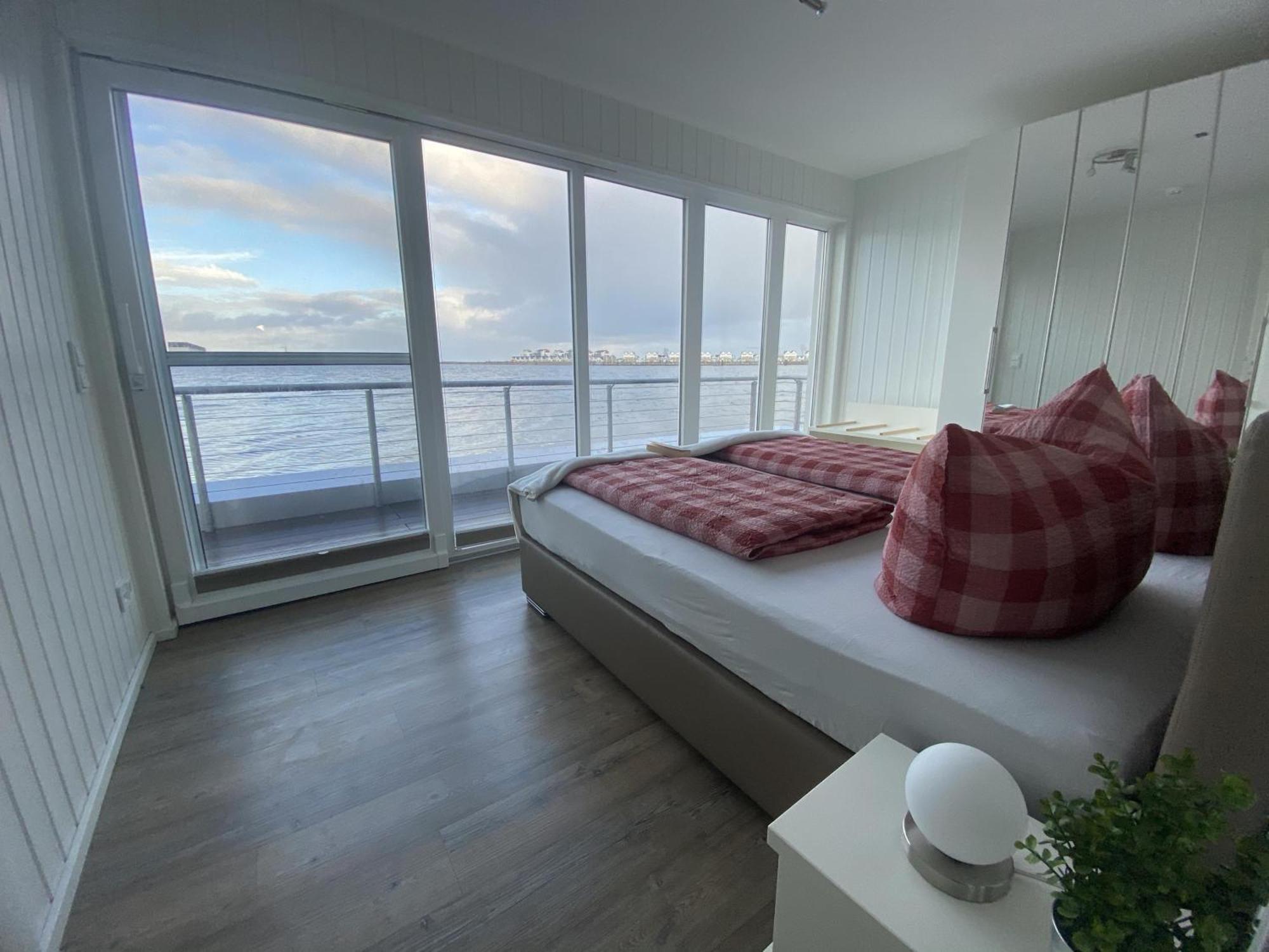 Schwimmendes Ferienhaus Antares One By Seeblick Ferien Oro, Rundum Wasser, Sauna Olpenitz Dış mekan fotoğraf
