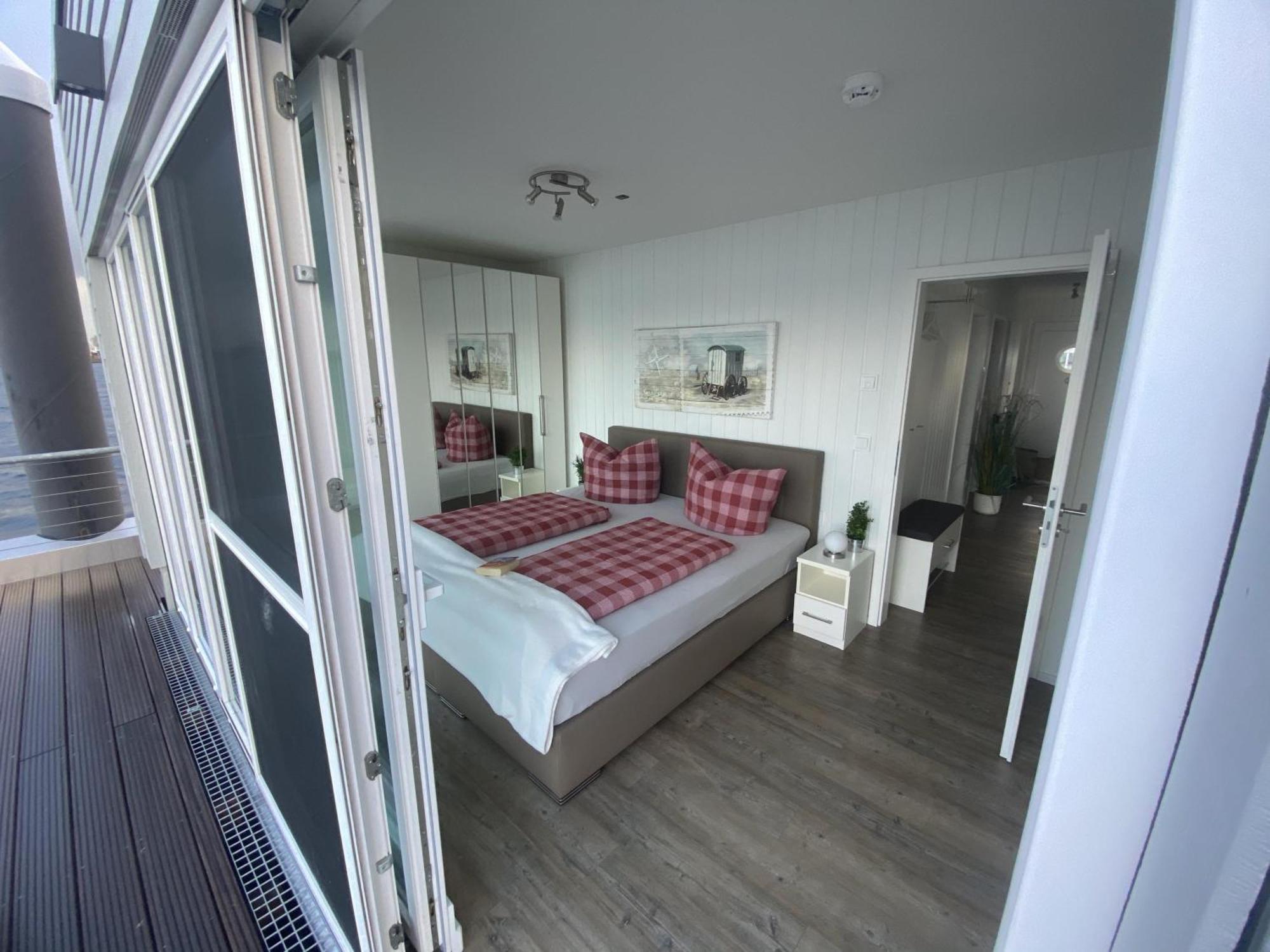 Schwimmendes Ferienhaus Antares One By Seeblick Ferien Oro, Rundum Wasser, Sauna Olpenitz Dış mekan fotoğraf